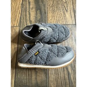 Teva Women's Gray Quilted Slip On Mule Slippers Shoes Size Unknown